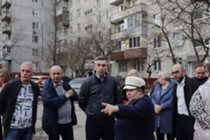 Изображение к статье Встреча с жителями во дворе домов 3 и 5 по проезду Десантников