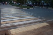 Изображение к новости Замена тактильной тротуарной плитки выполняется во Фрязино