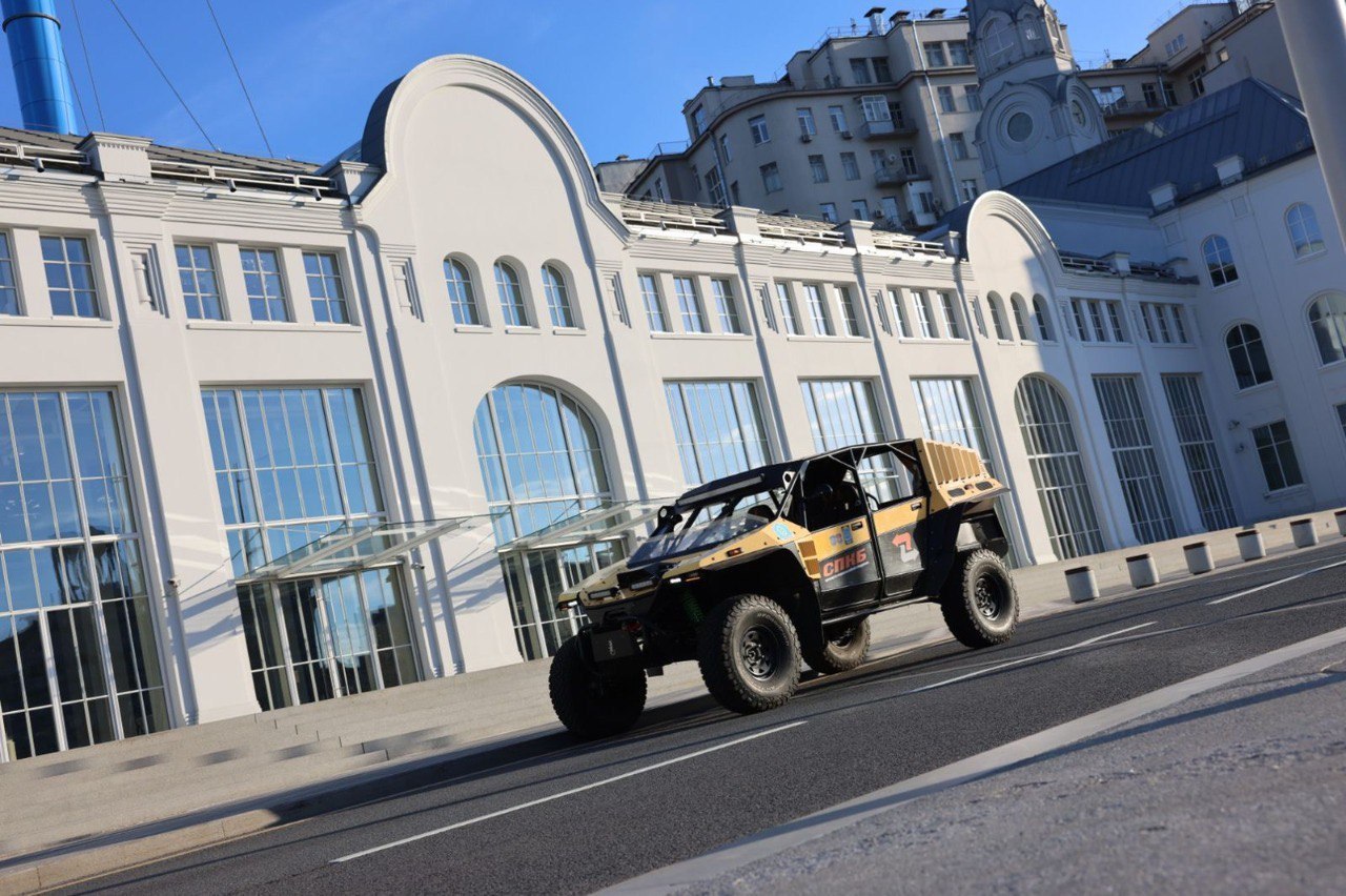 Фрязинская компания «Ф-МоторСпорт» и компания «Подольский технопарк» разработали четырехместный вездеход!