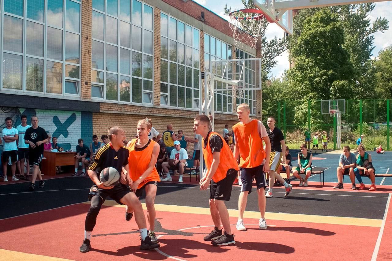 В Наукограде прошёл турнир по дворовому баскетболу