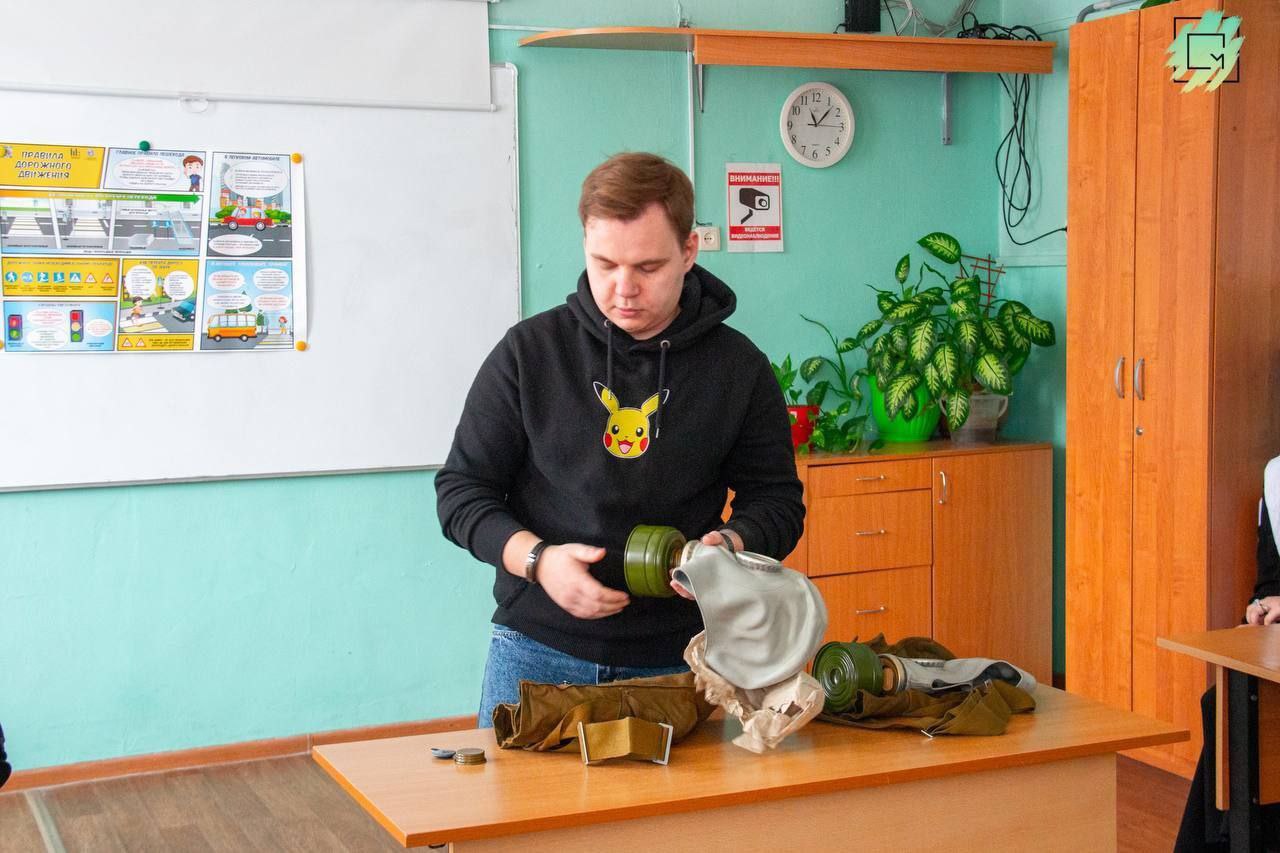 сотрудники фрязинского молодёжного центра и молодогвардейцы провели тематический урок в гимназии Наукограда