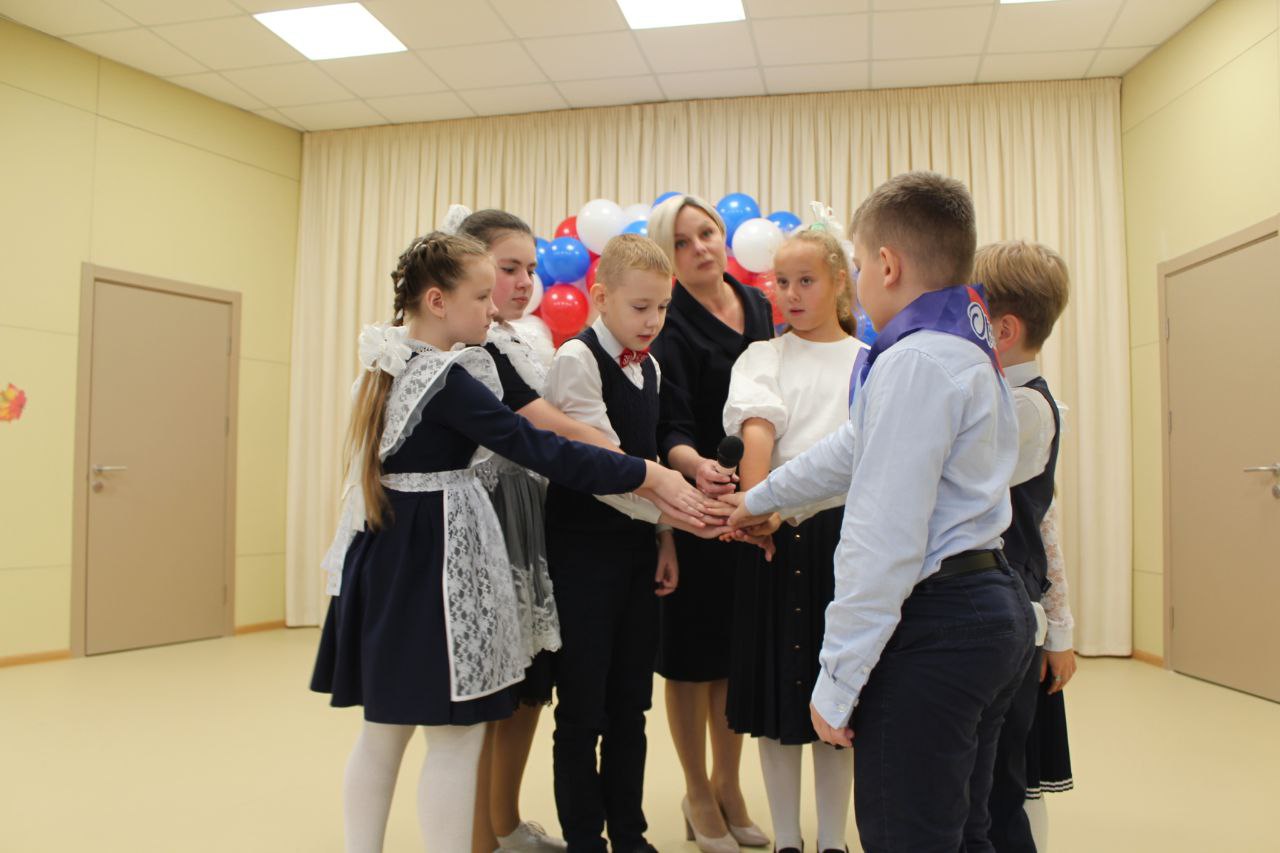 Во фрязинской  школе №4  состоялась торжественная церемония посвящения обучающихся начальных классов в ряды «Орлята России»