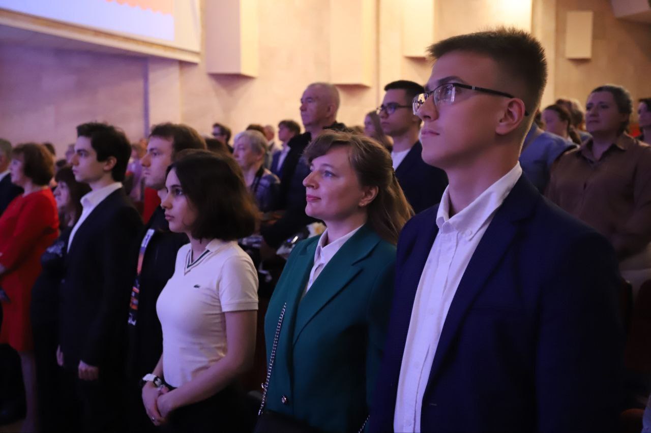 Во Дворце культуры "Исток" чествовали гордость наукограда Фрязино – стипендиатов премии главы городского округа! 