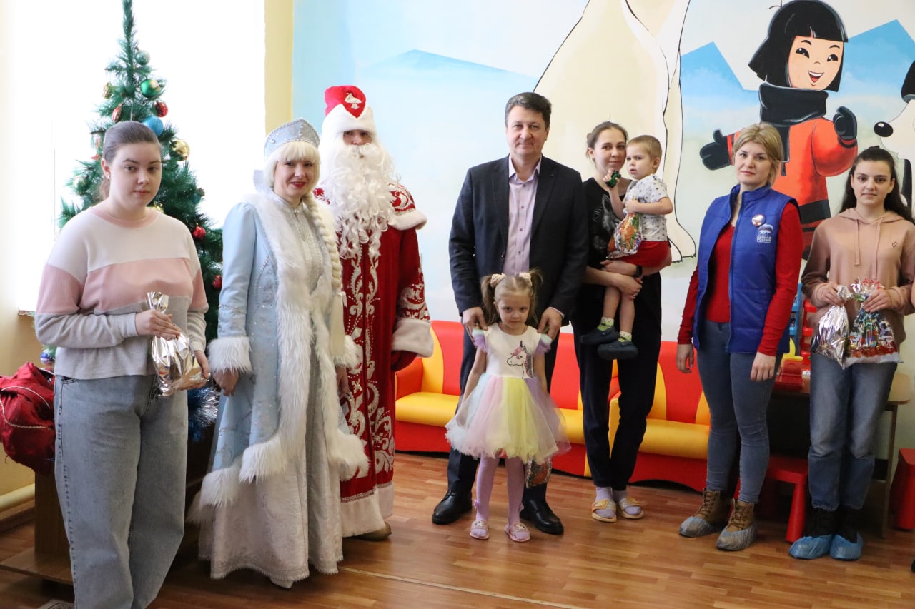 Линара Самединова: Более тысячи пациентов «Добрых комнат» получили подарки к новогодним праздникам