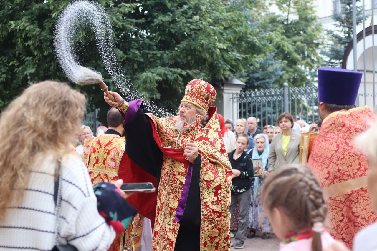 В праздник памяти святого великомученика Пантелеймона глава городского округа Фрязино Дмитрий Воробьев пожелал всем крепкого здоровья, отличного самочувствия, радости и счастья!