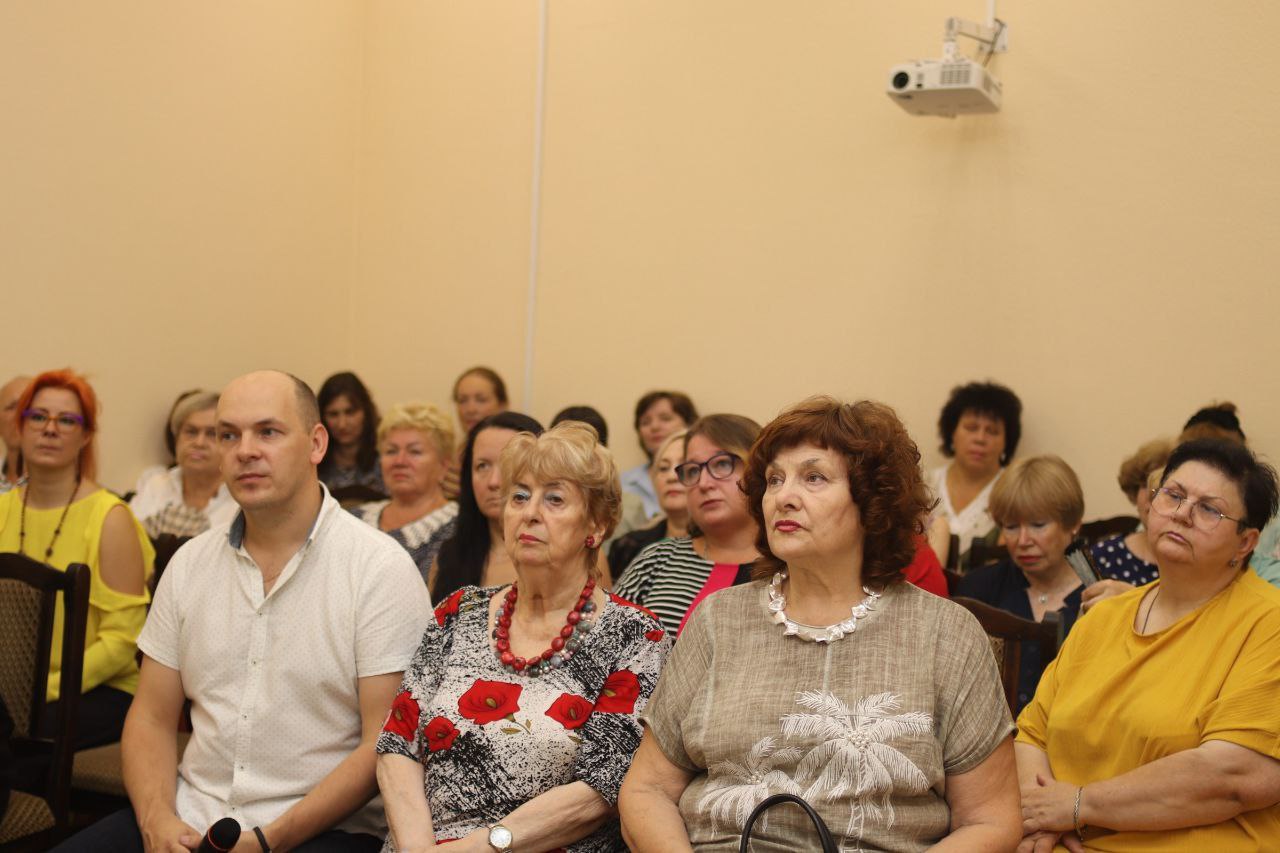 Сегодня глава городского округа Фрязино Дмитрий Воробьев посетил совет в детской школе искусств