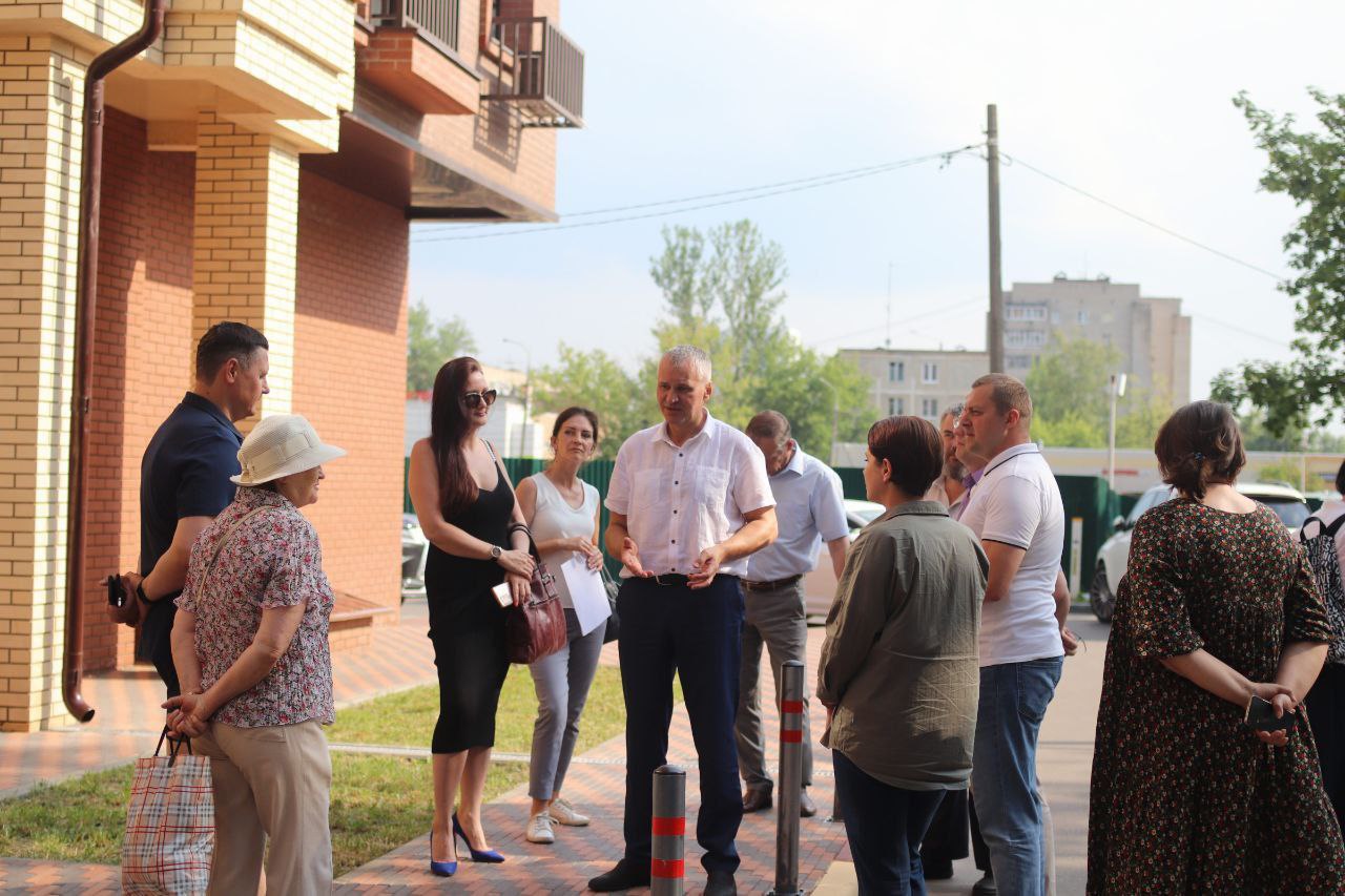 Глава городского округа Фрязино Дмитрий Воробьев проверил состояние дома №5 по улице Центральной