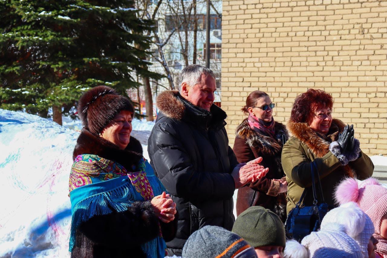 Глава городского округа Фрязино Дмитрий Воробьев поздравил воспитателей и работников детских садов с профессиональным праздником