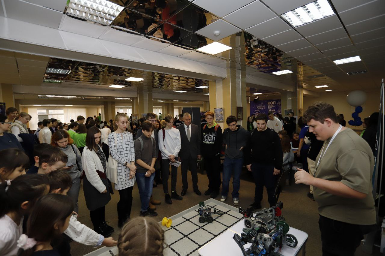 При поддержке Министерства образования Московской области во Фрязино прошел фестиваль профессий «Путь навыков»