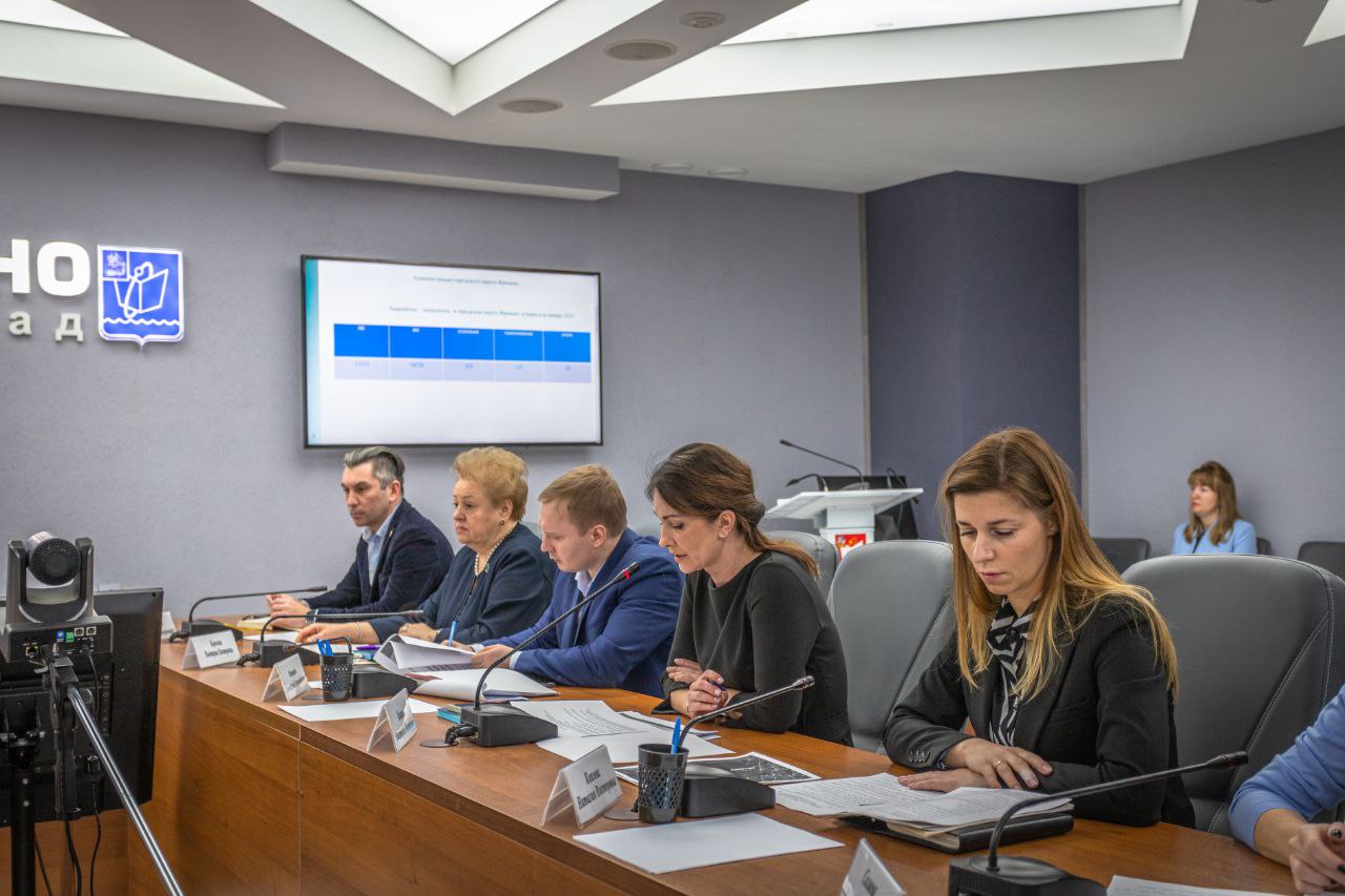 Глава городского округа Фрязино Дмитрий Воробьев провел еженедельное оперативное совещание с заместителями по направлениям и руководителями городских служб и ведомств
