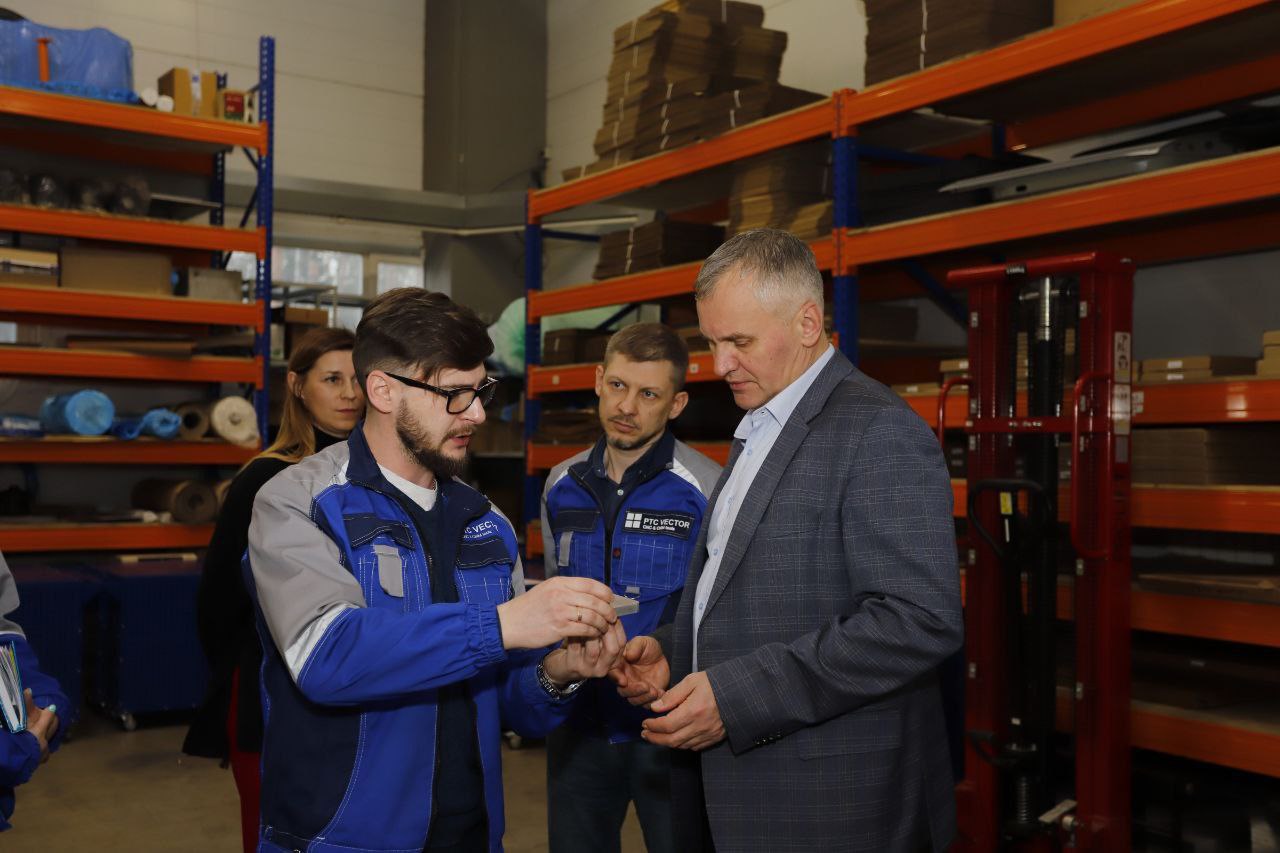 Глава городского округа Фрязино Дмитрий Воробьев встретился с руководством и сотрудниками фрязинского Производственно-технического центра «Вектор»
