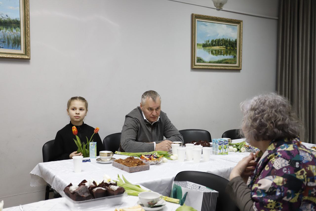 Глава городского округа Фрязино Дмитрий Воробьев накануне 8 марта встретился с семьями мобилизованных фрязинцев