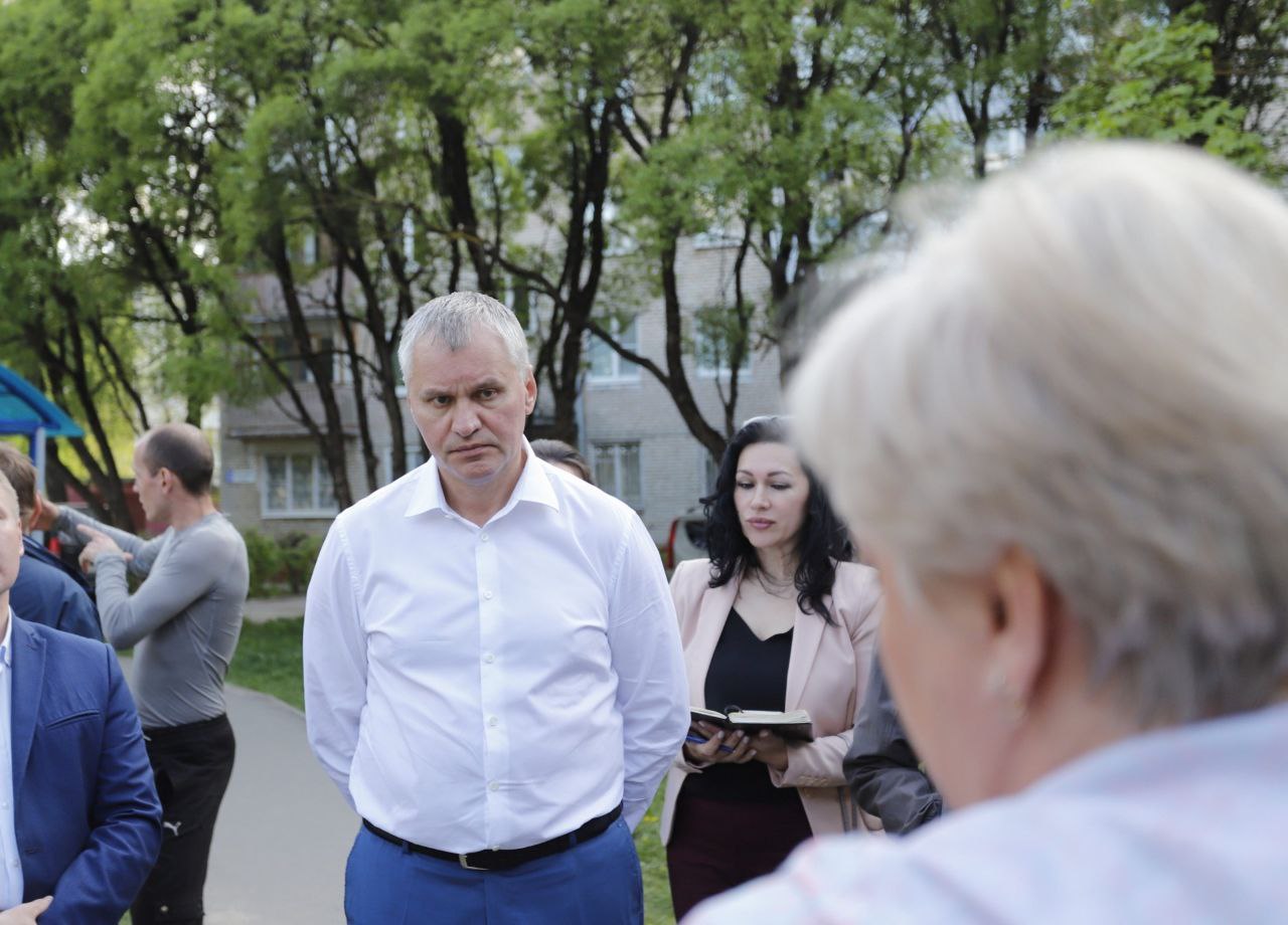 Глава городского округа Фрязино Дмитрий Воробьев встретился с активистами дома 17 по улице Нахимова