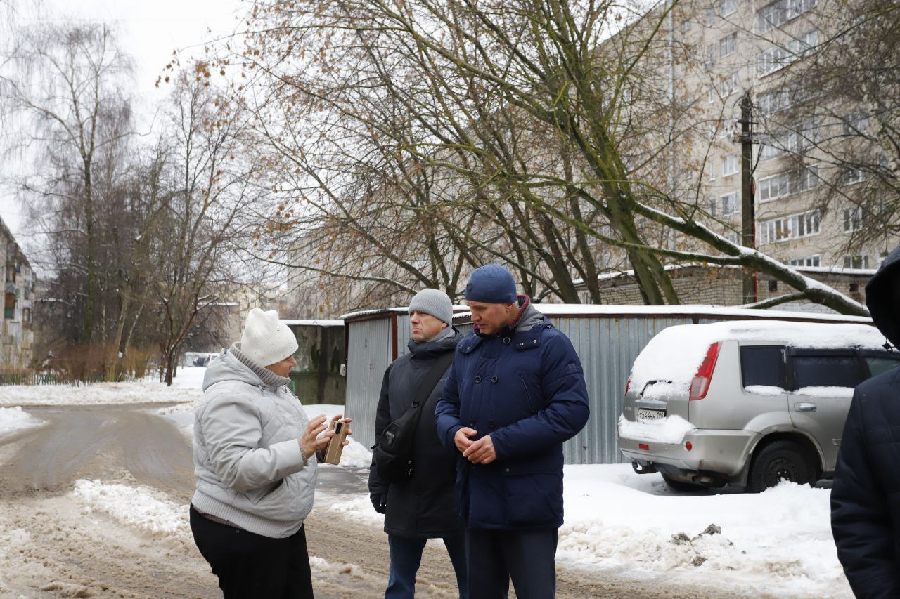 Глава городского округа Фрязино Дмитрий Воробьев провел выездное совещание по вопросу устранения последствий снегопада