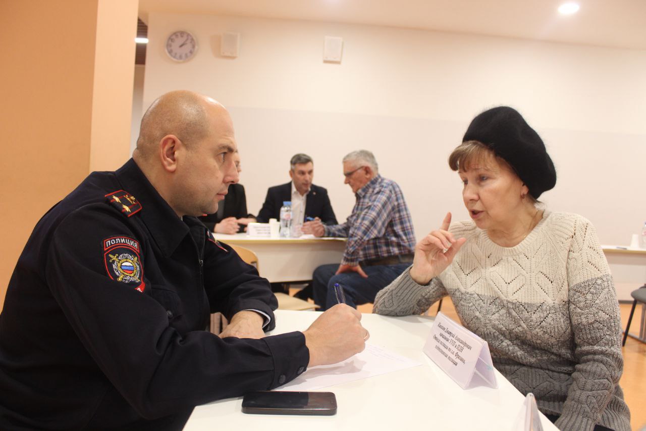 Глава городского округа Фрязино Дмитрий Воробьев провел встречу с жителями