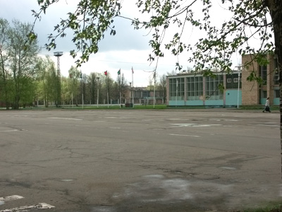 Площадь у с/к "Олимп" (фото: А.В. Колмыков)